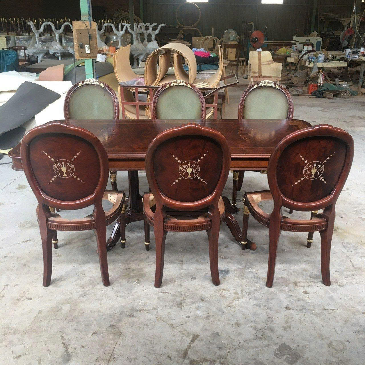 BỘ BÀN ĂN CỔ ĐIỂN LOUIS